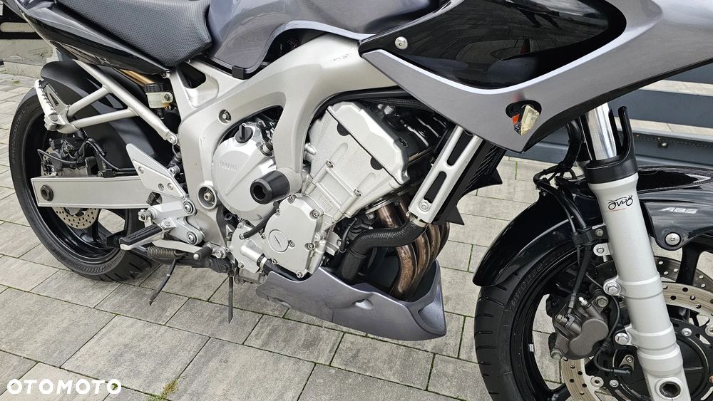 Yamaha FZ6 - 15