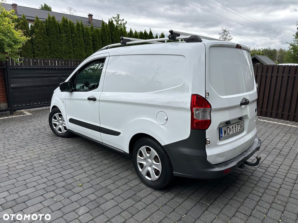 Ford Transit Courier - 9