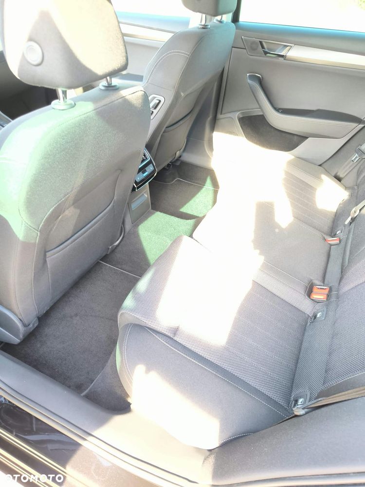 Skoda Superb 2.0 TDI SCR Style DSG - 8