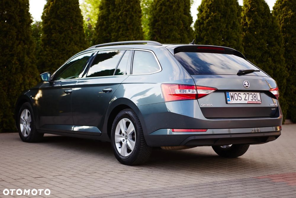 Skoda Superb 2.0 TDI 4x4 Premium Edition - 4