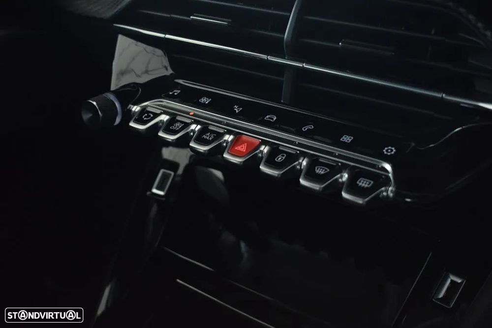 Peugeot 2008 1.5 BlueHDi Allure EAT8 - 45