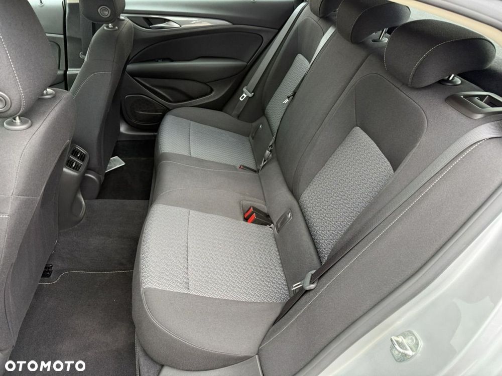 Opel Insignia - 23