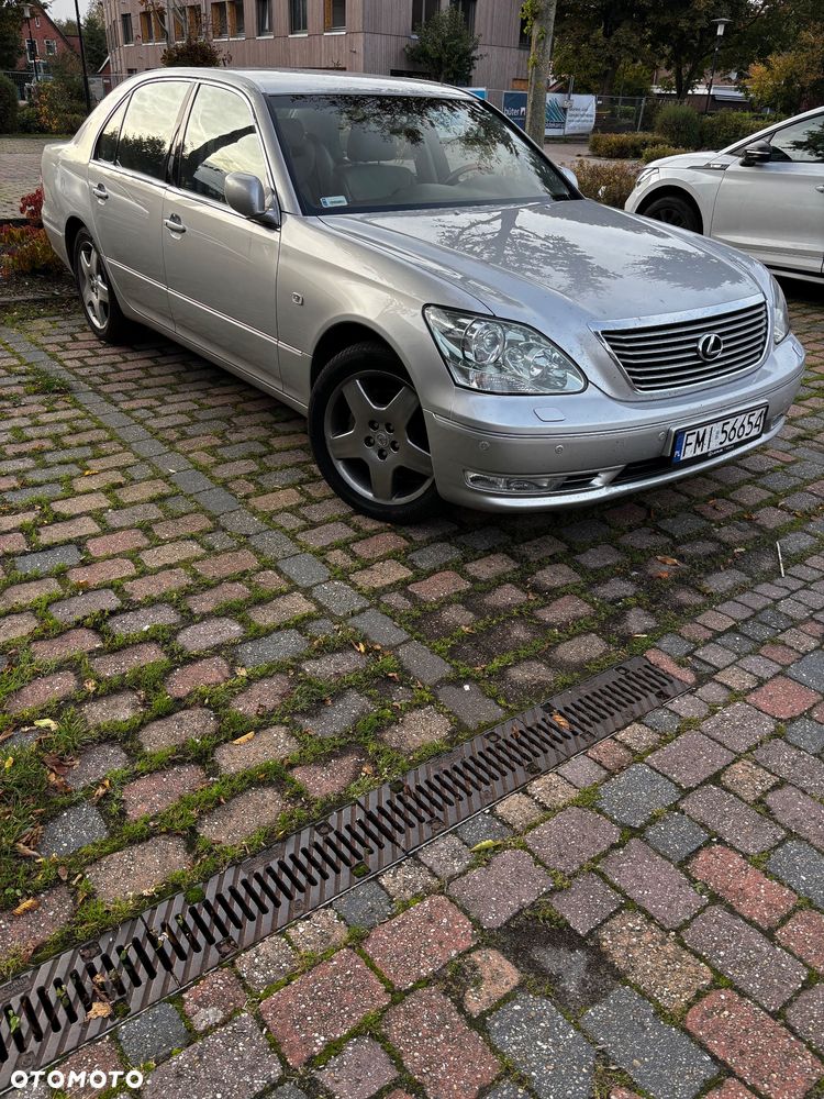 Lexus LS Comfort - 11