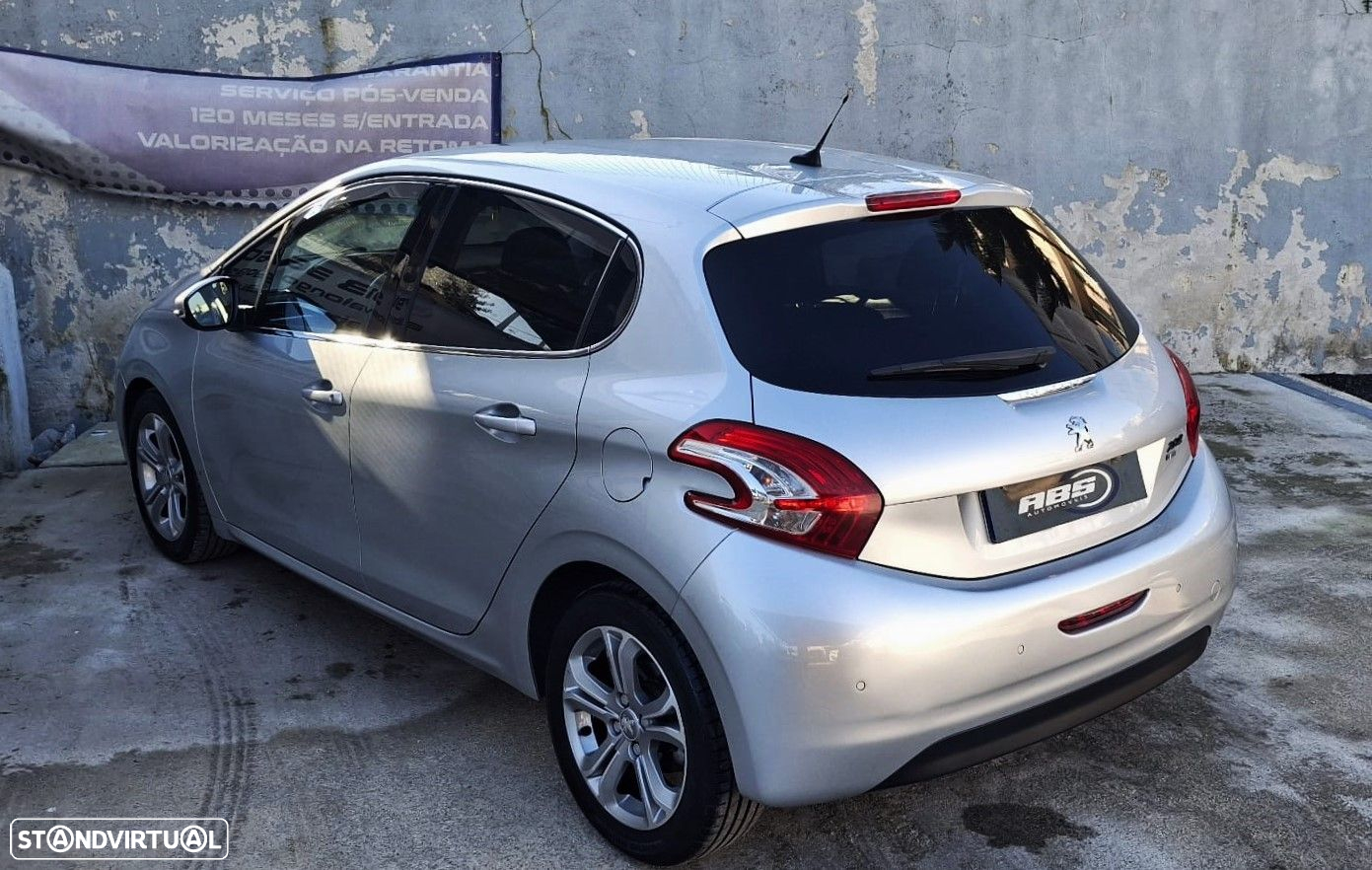 Peugeot 208 1.6 e-HDi Allure 2-Tronic - 4