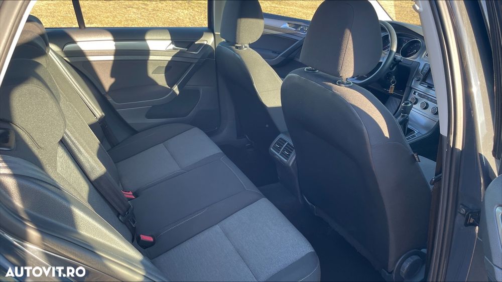 Volkswagen Golf - 2