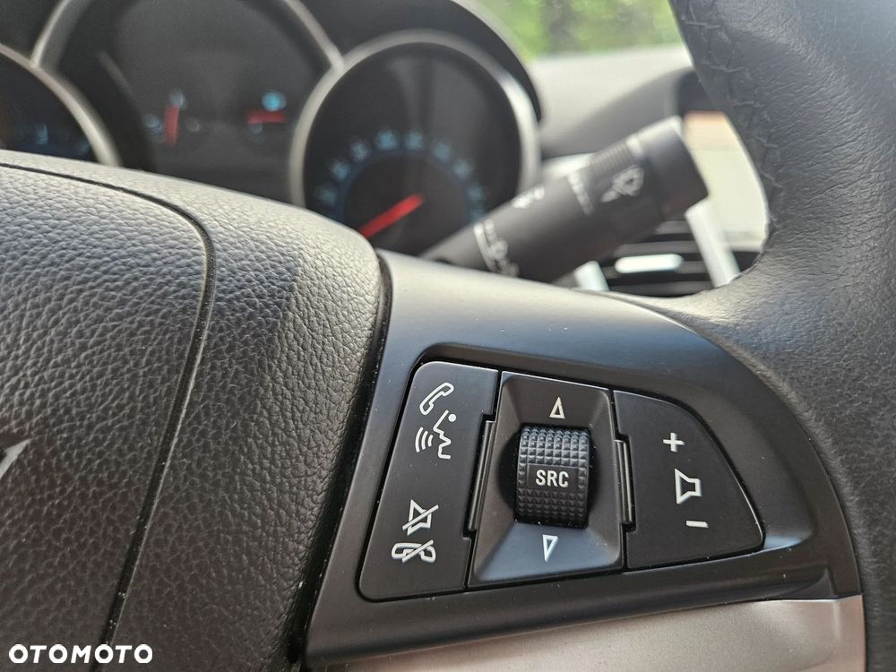 Chevrolet Cruze 1.6 LT+ - 20