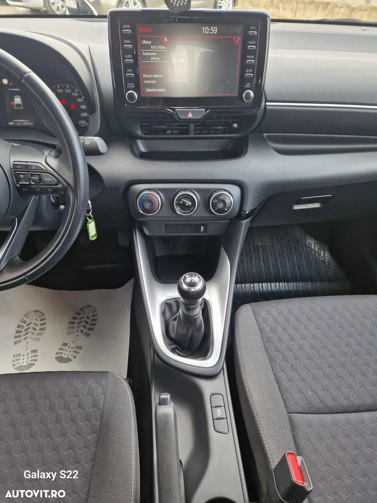 Toyota Yaris 1.5 MT Active - 14
