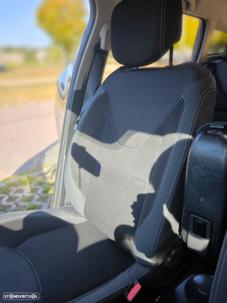 Renault Clio Sport Tourer - 21