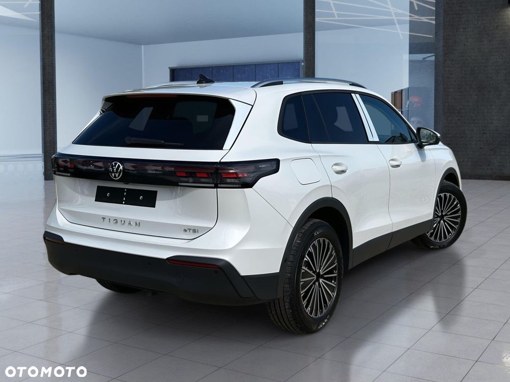 Volkswagen Tiguan - 11