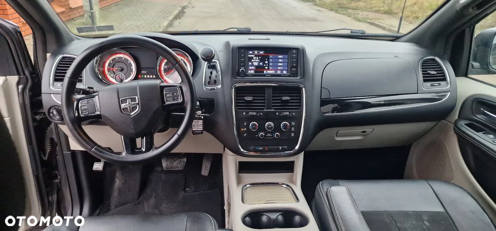 Dodge Grand Caravan - 26