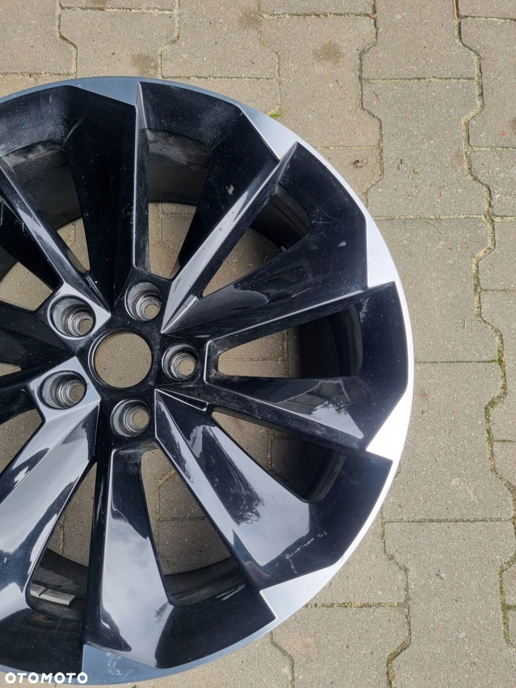 Felga aluminiowa Skoda OE SUPERB 3V0601025T 8.0" x 19" 5x112 ET 44 - 3
