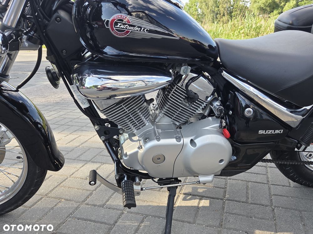 Suzuki Intruder - 34