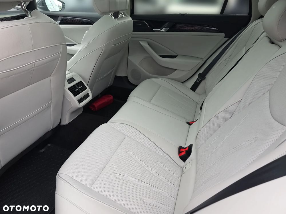 Volkswagen Passat Variant 1.5 TSI EVO Elegance DSG - 13