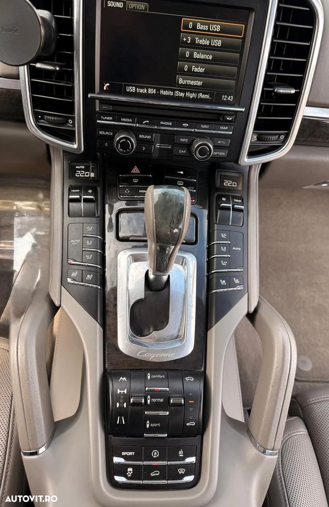 Porsche Cayenne 3.0 L V6 - 11