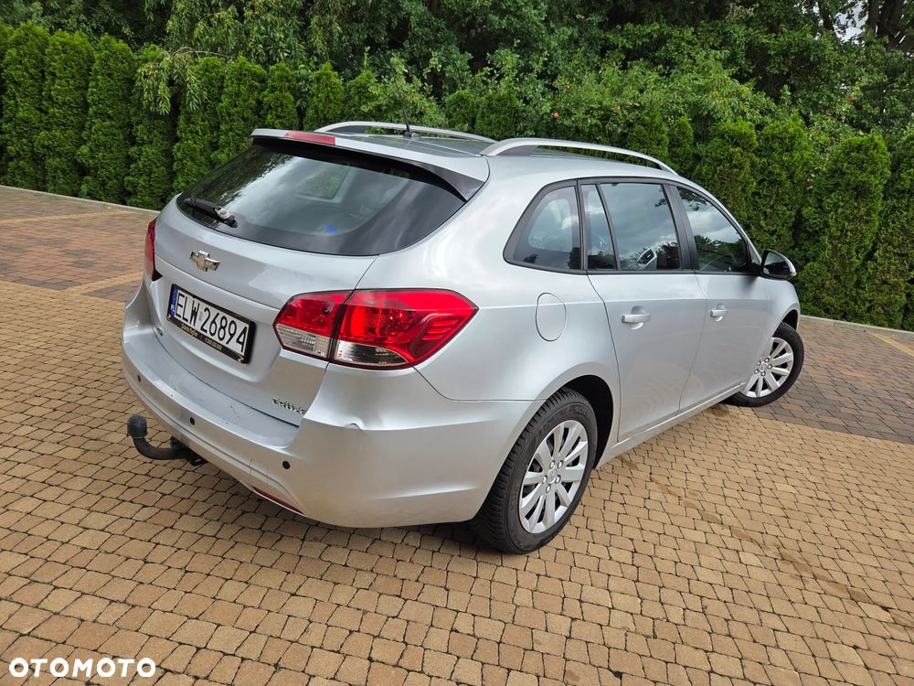 Chevrolet Cruze 1.6 LS - 29