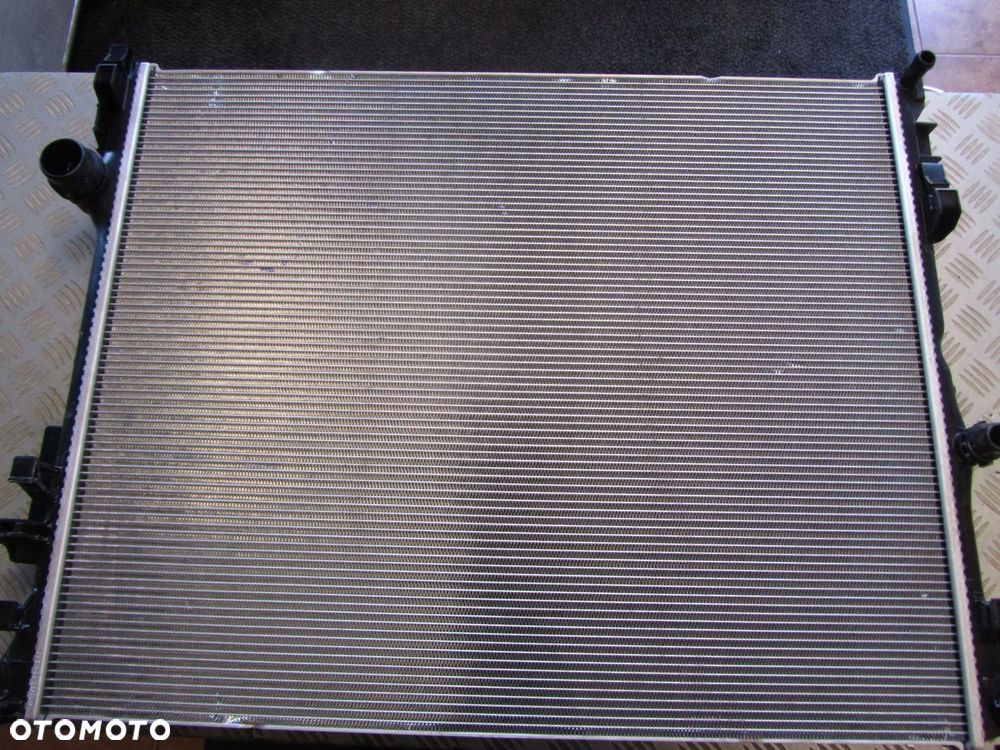 CHŁODNICA WODY DO MERCEDESA GLS 1675007700