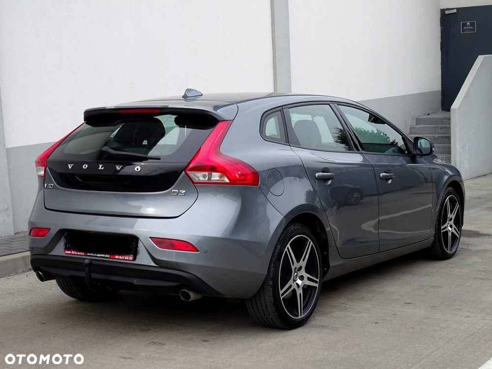 Volvo V40 D3 Momentum - 6
