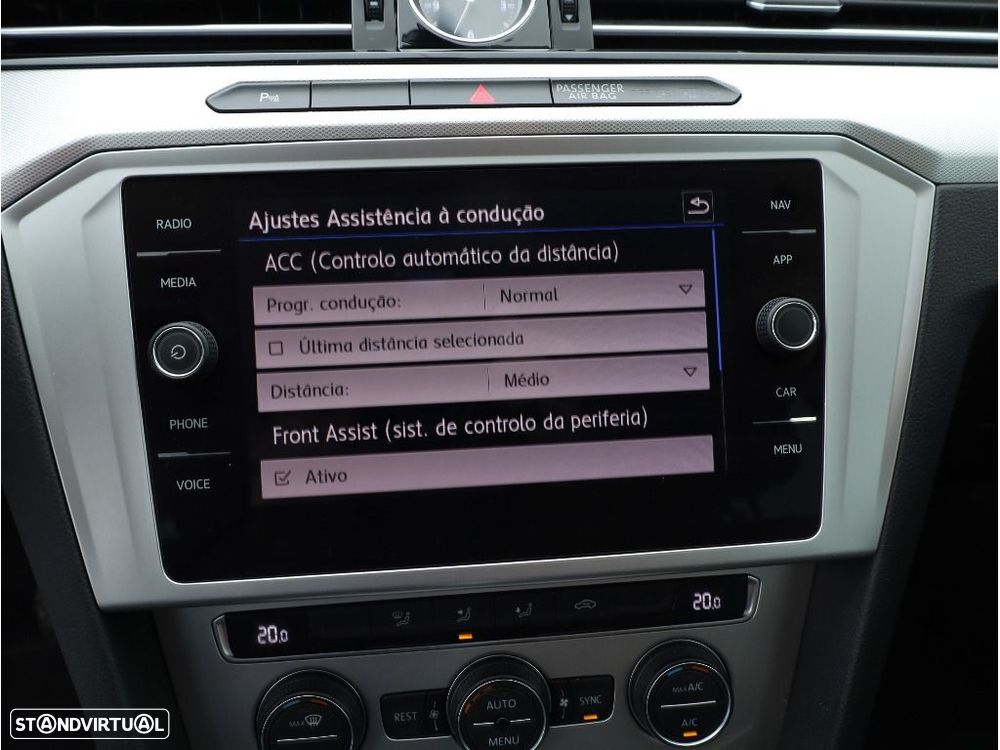 VW Passat Variant 2.0 TDI Business DSG - 33
