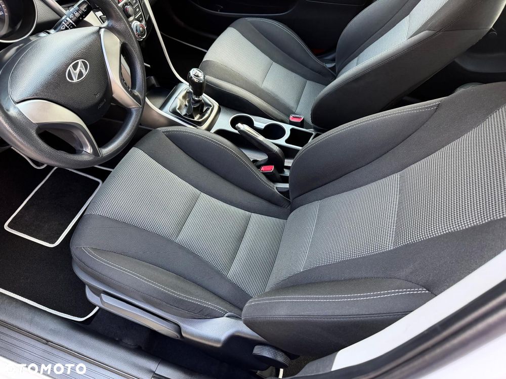 Hyundai i30 1.4 Premium - 13