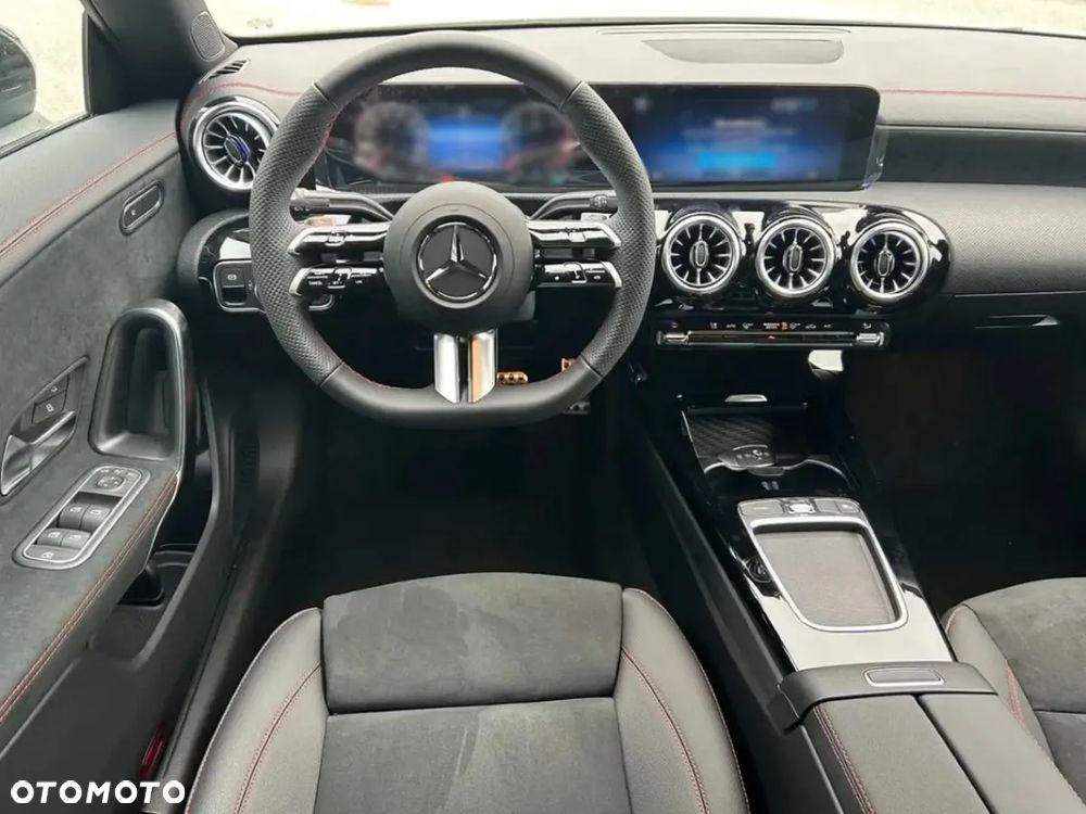 Mercedes-Benz CLA 220 4-Matic AMG Line 7G-DCT - 6