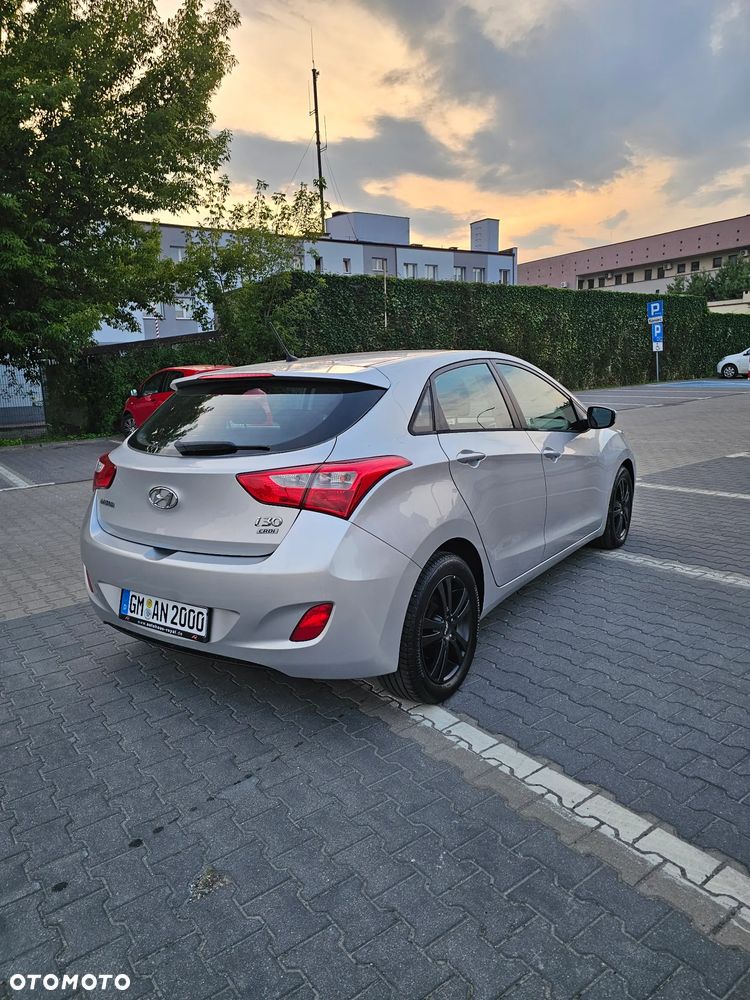 Hyundai i30 1.6 CRDI Trend - 6