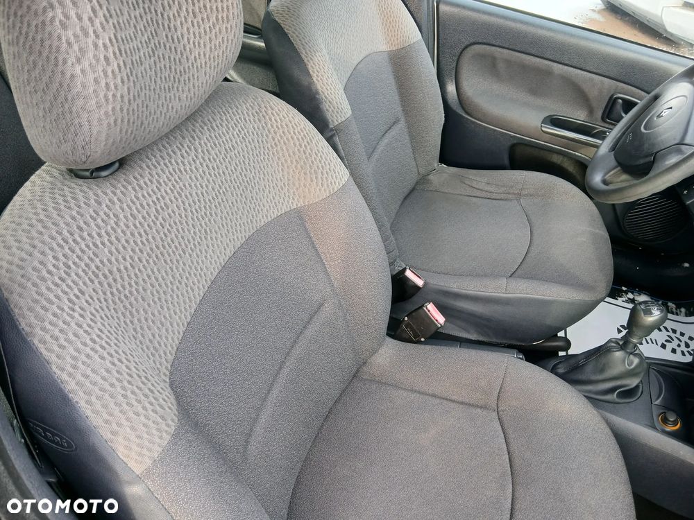 Renault Clio 1.2 16V Confort Dynamique - 8