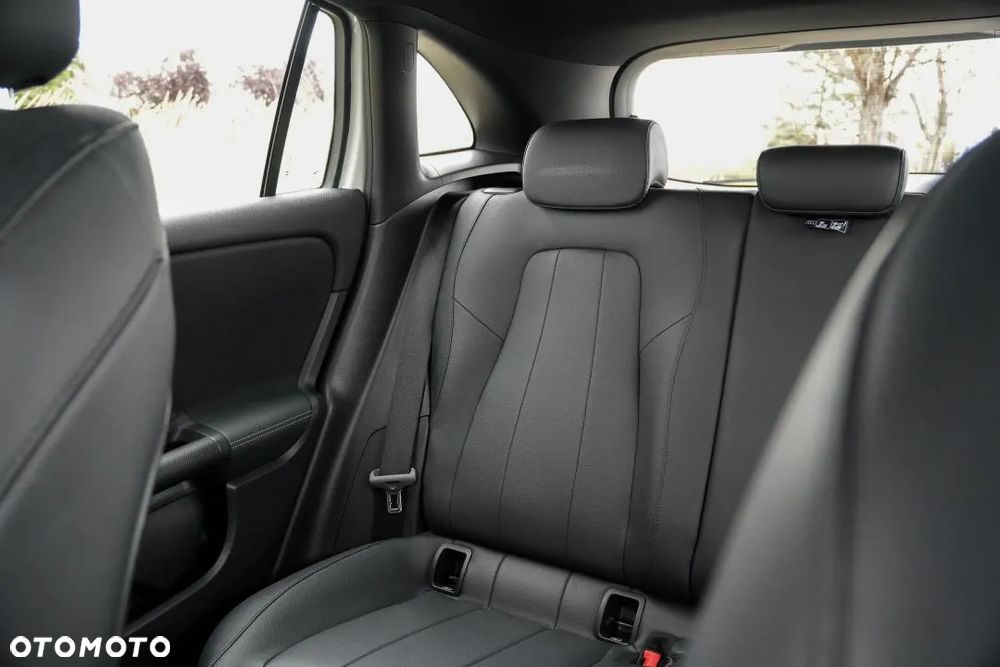 Mercedes-Benz GLA 200 Business Edition - 26