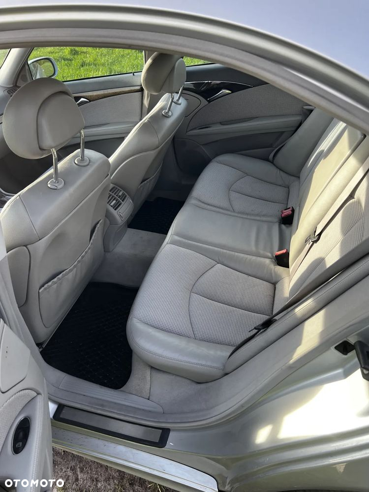 Mercedes-Benz Klasa E 320 CDI T Avantgarde - 6