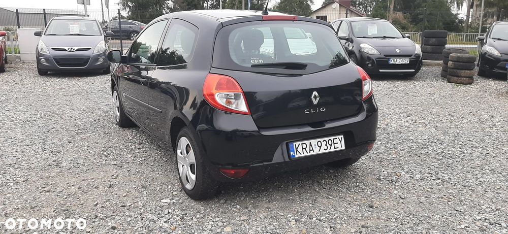 Renault Clio - 26