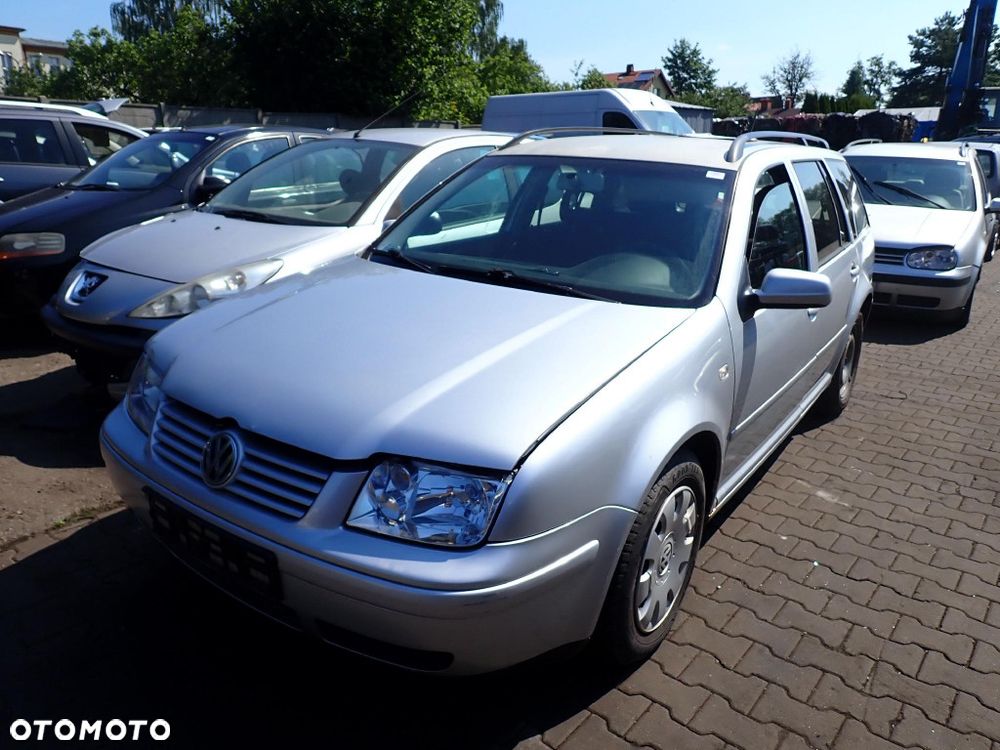 CZĘŚĆI - Vw Bora 1,6 105KM AUS KOMBI Variant 5B lakier LA7W 2000r. INDEX - 10109 - 1