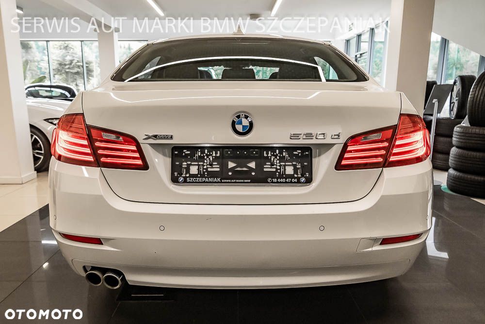 BMW Seria 5 520d xDrive - 10