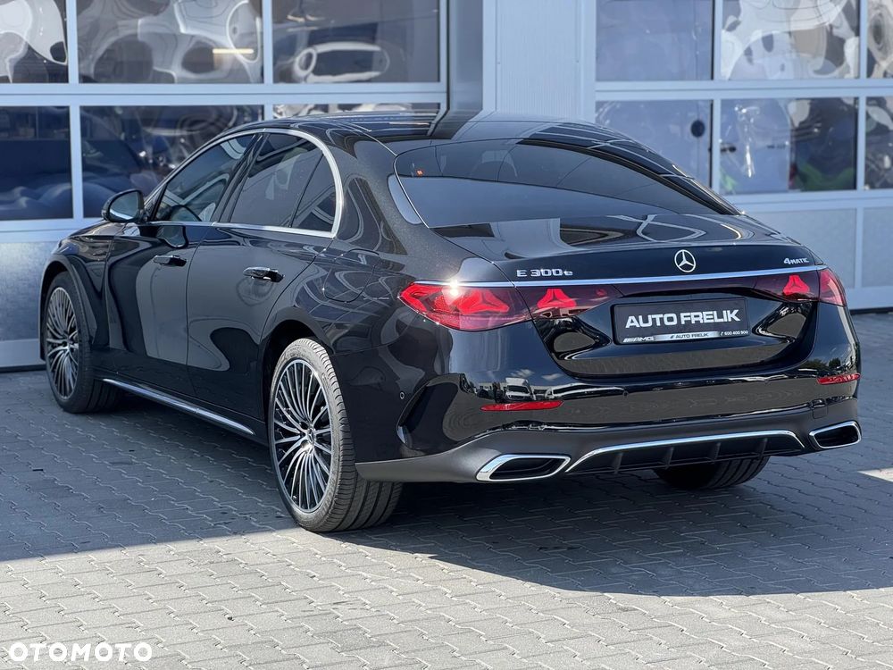 Mercedes-Benz Klasa E 300 PHEV 4-Matic AMG 9G-Tronic - 11