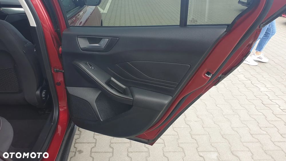 Ford Focus 1.5 EcoBoost Titanium - 12