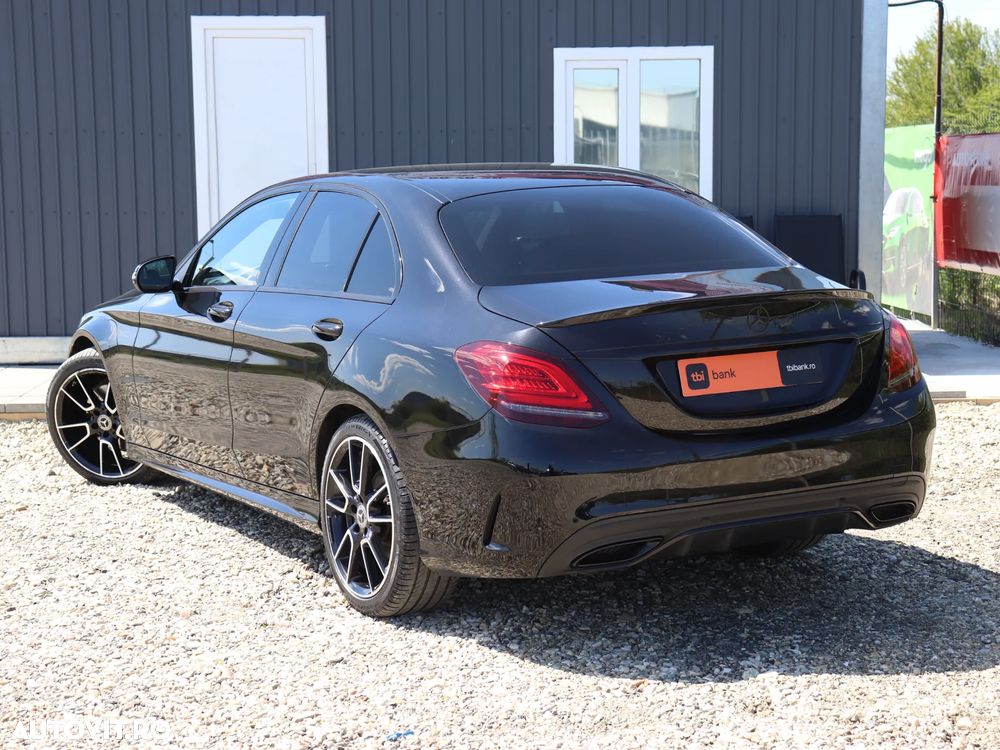 Mercedes-Benz C 220 d 4Matic 9G-TRONIC AMG Line - 2