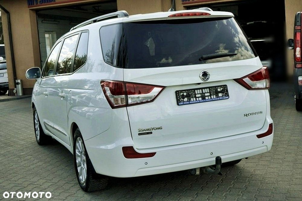 SsangYong/KGM Rodius - 4