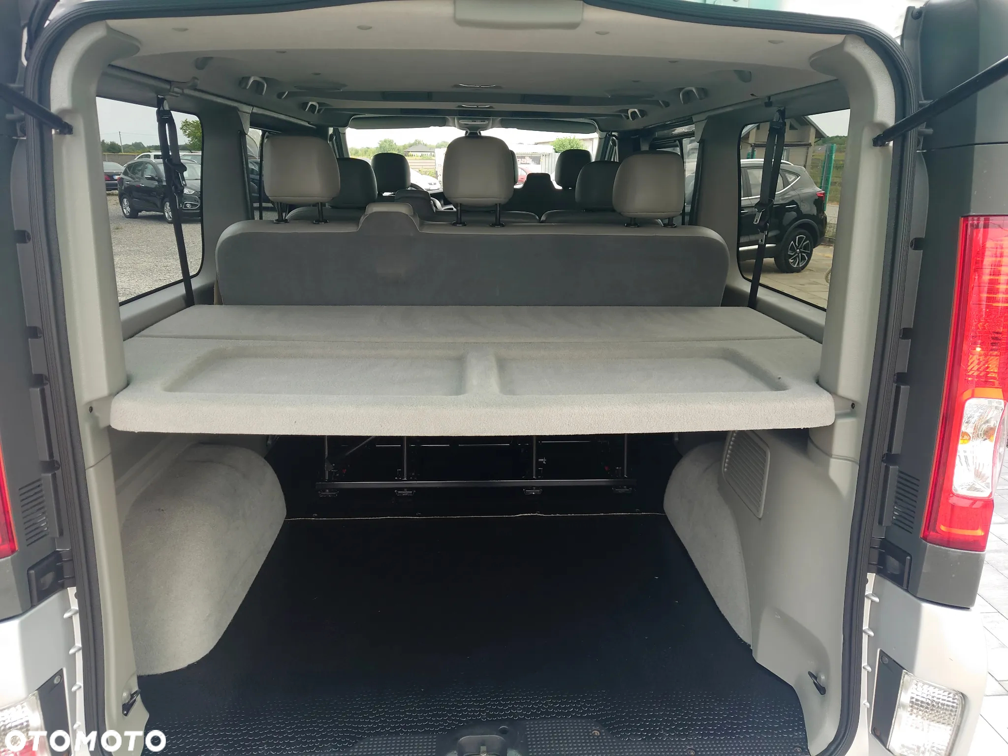Opel Vivaro 2.0 CDTI L2H1 Life Cosmo - 17