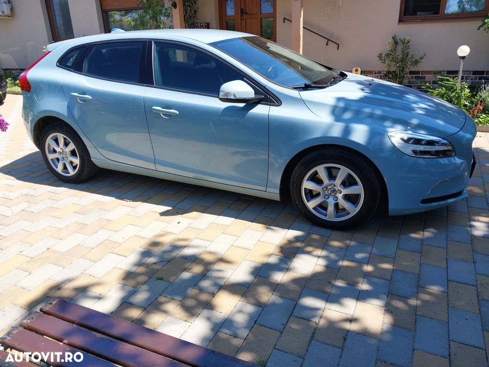 Volvo V40 D2 Aut. Momentum - 2