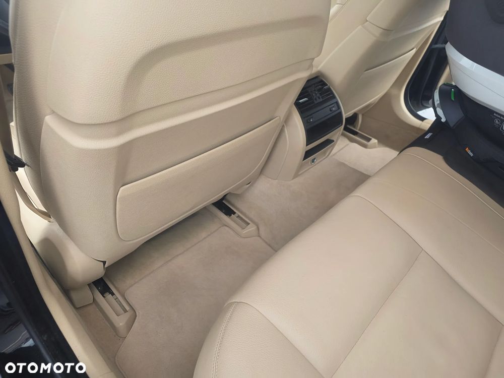 BMW Seria 5 535d xDrive - 13