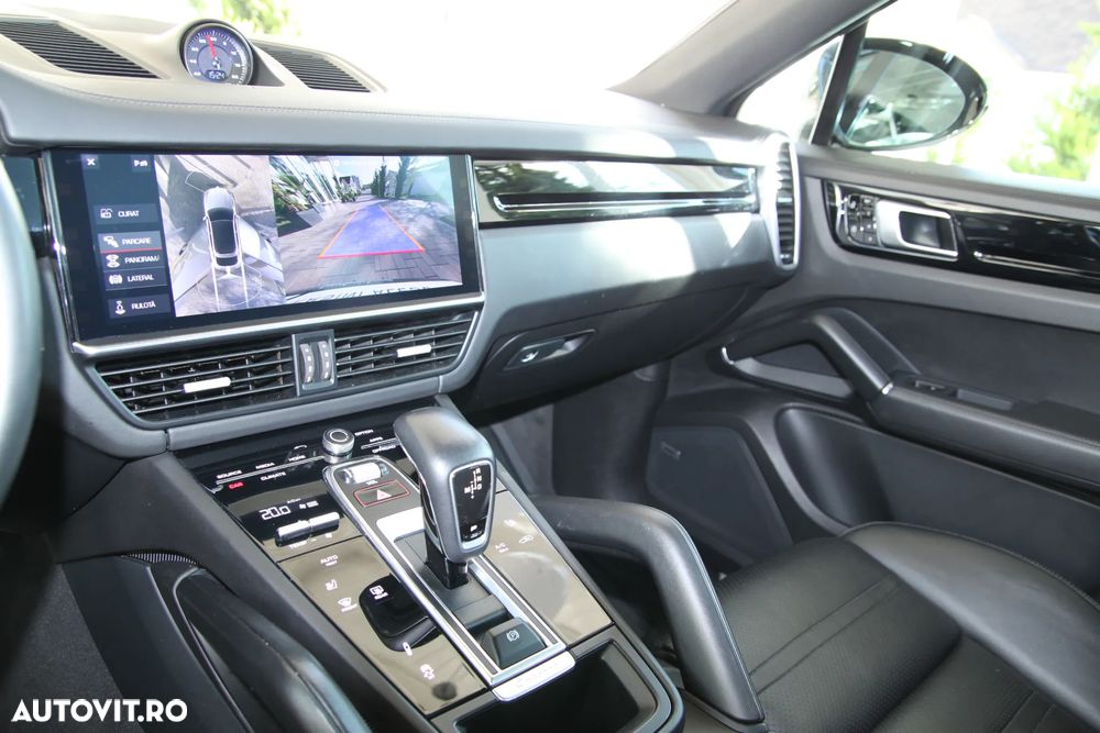 Porsche Cayenne Coupe - 22