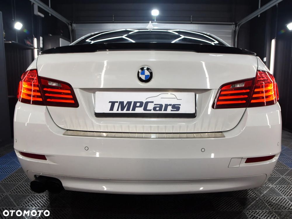 BMW Seria 5 525d xDrive - 9