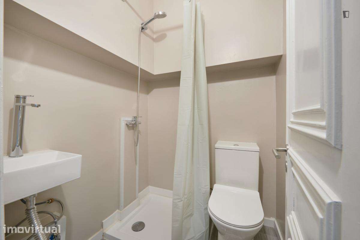 Quarto - localizado em Olaias Lisbon - Grande imagem: 5/24