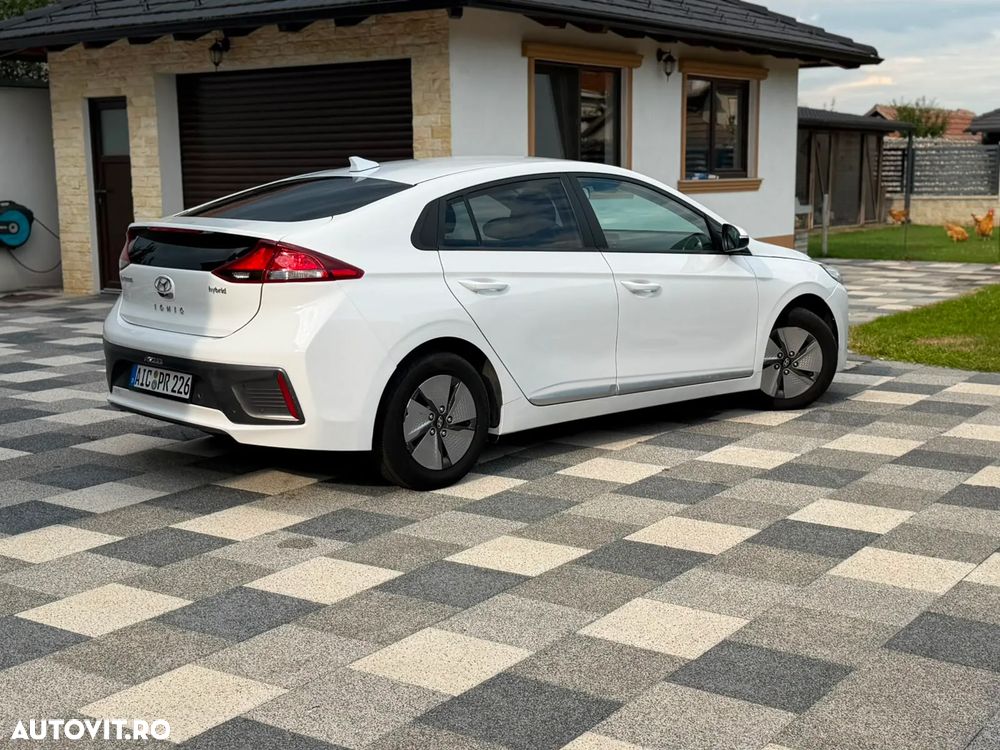 Hyundai IONIQ - 4