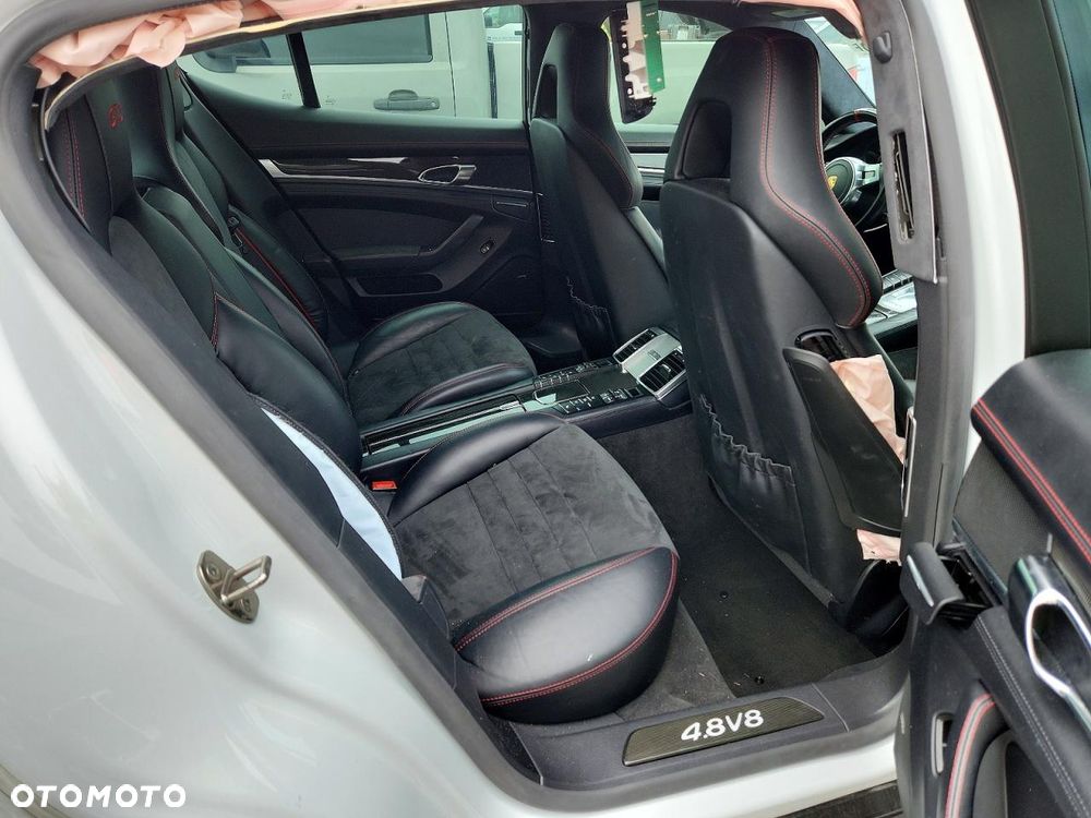 Porsche Panamera - 12