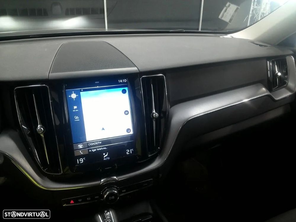 Volvo XC 60 2.0 D4 Momentum Geartronic - 6