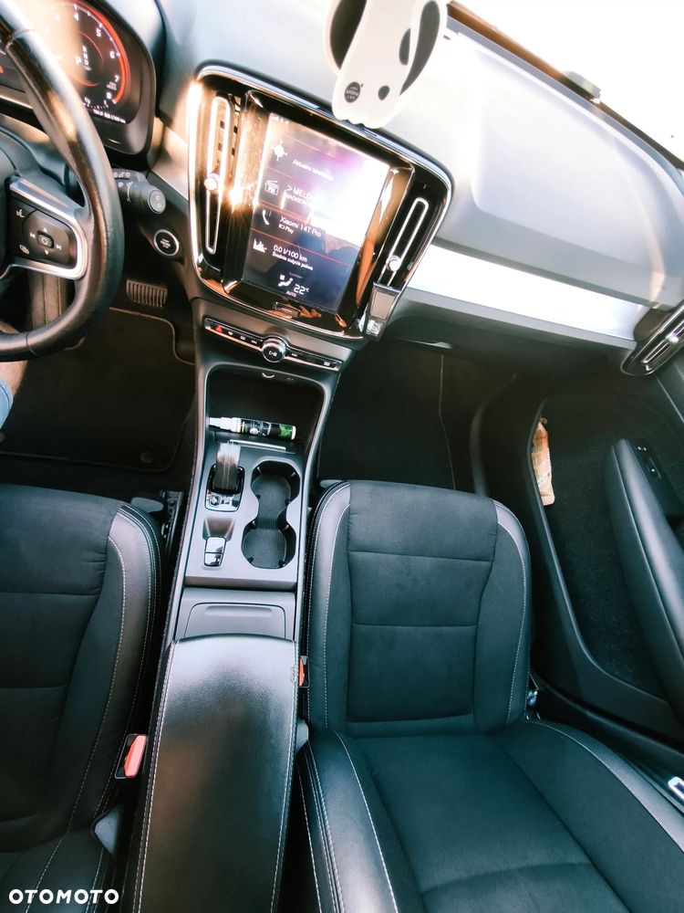 Volvo XC 40 T3 Momentum Pro - 17