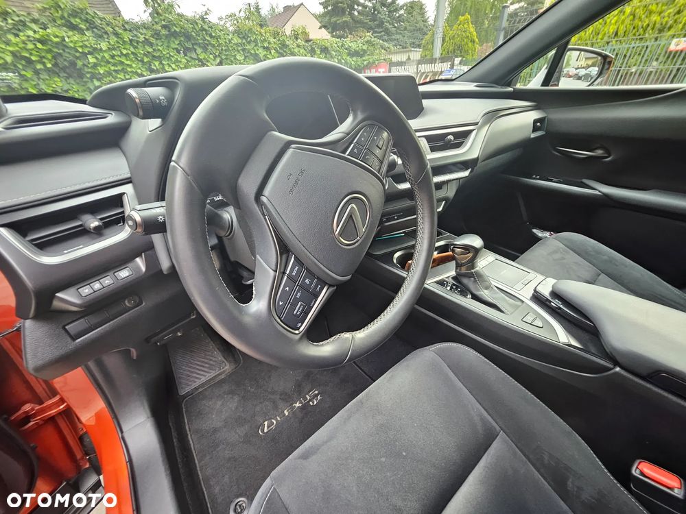 Lexus UX 250h Elegance 2WD - 6