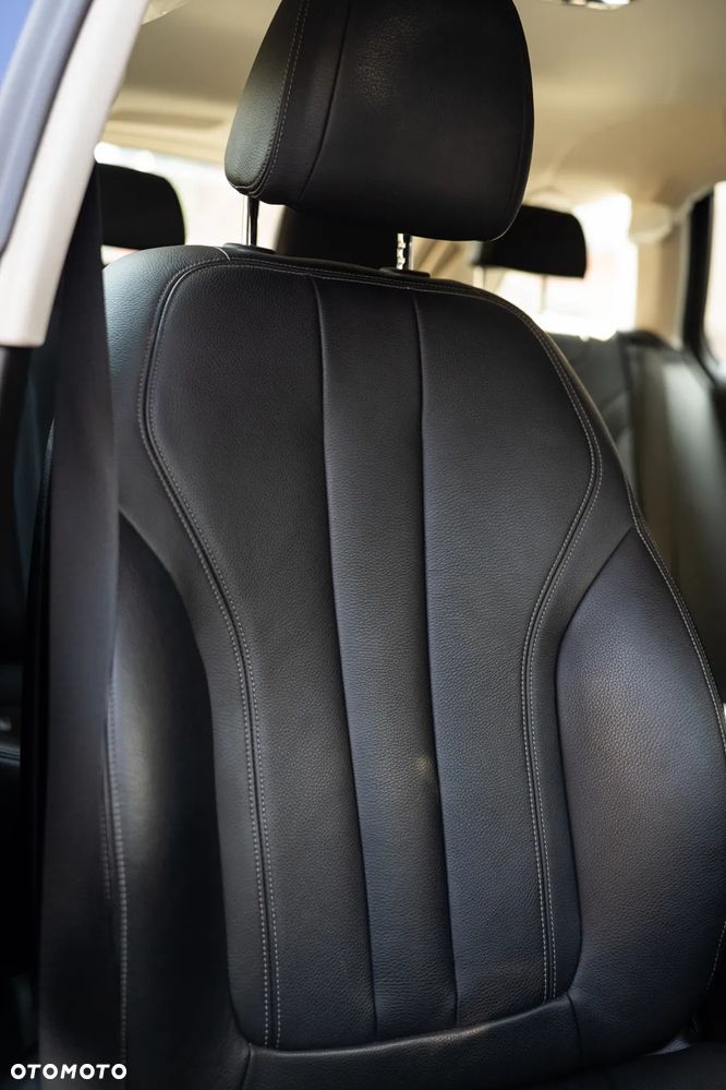 BMW Seria 5 520d Luxury Line - 11