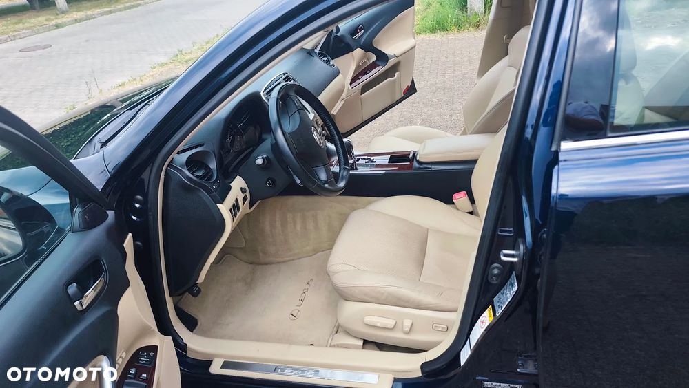 Lexus IS 250 Prestige - 16
