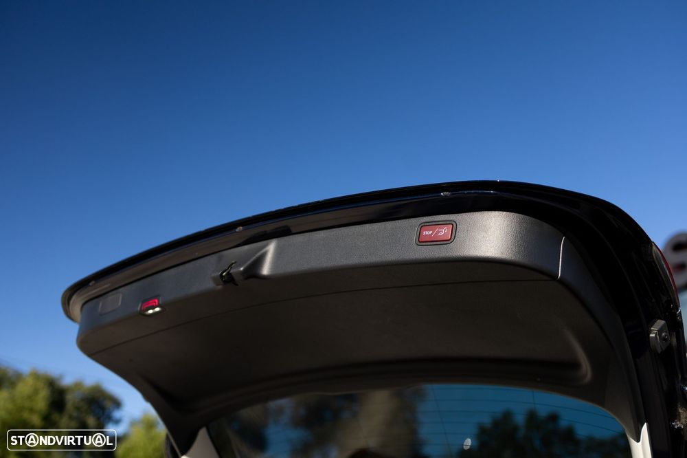 Mercedes-Benz C 300 e Avantgarde - 34