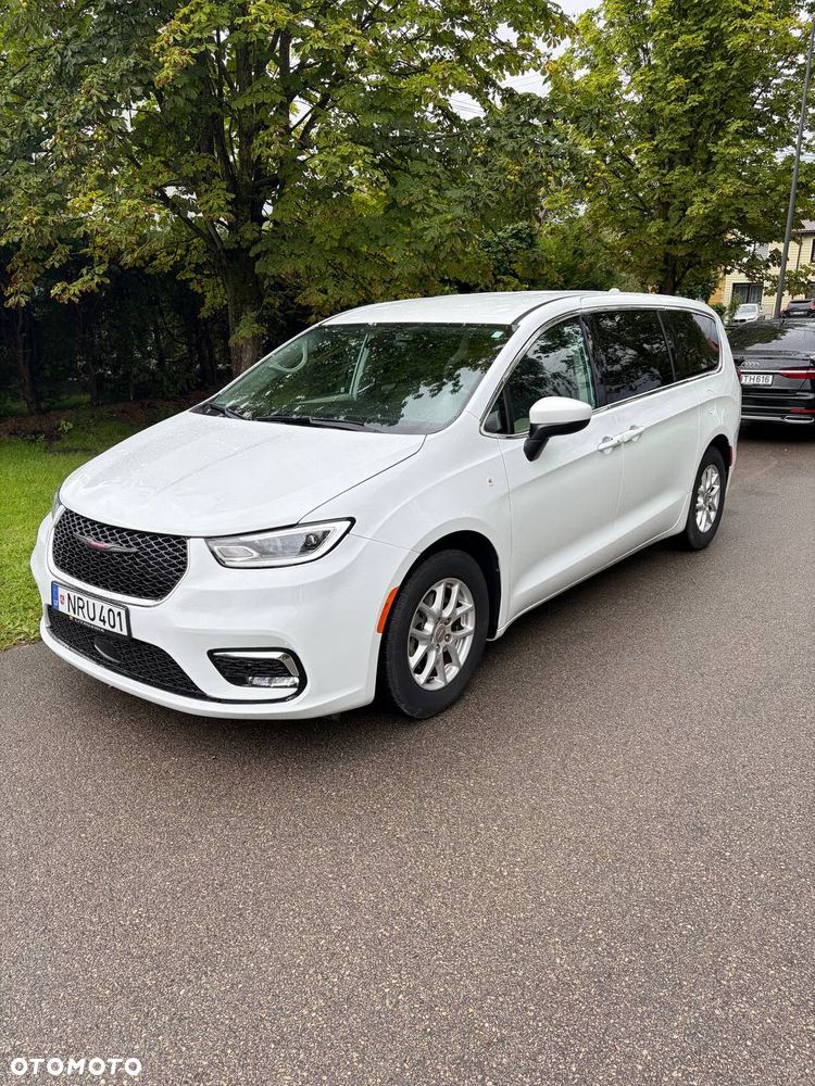 Chrysler Pacifica - 17
